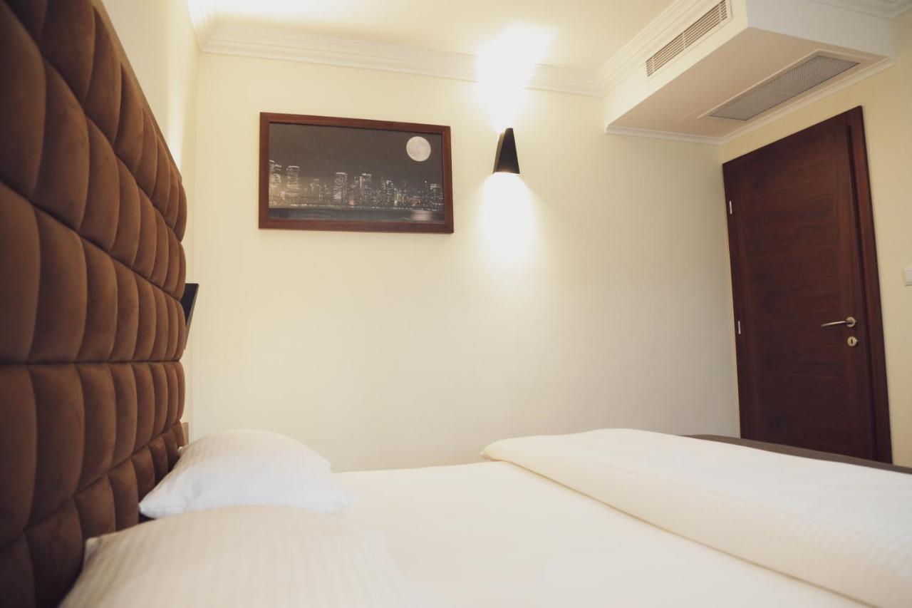 City Hotel Prizren Ngoại thất bức ảnh